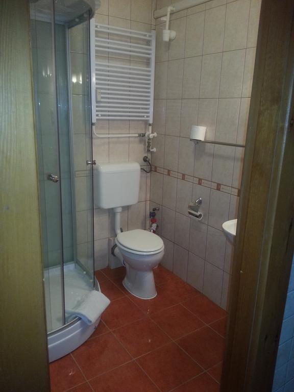 Szinva Apartman Мишкольц Экстерьер фото